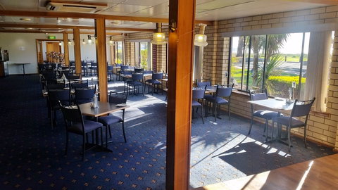 Lacepede Bay Motel - Holiday Find 8