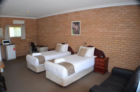 Deer Park Motor Inn Armidale - Holiday Find 3