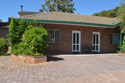 Deer Park Motor Inn Armidale - Holiday Find 37