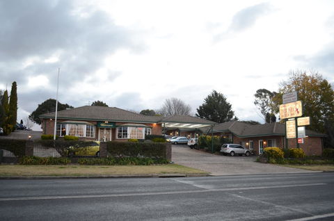 Deer Park Motor Inn Armidale - Holiday Find 18