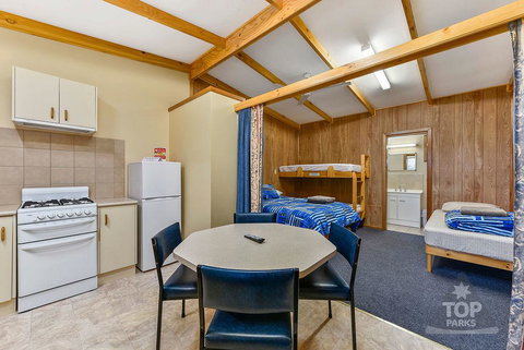 Millicent Hillview Caravan Park - Holiday Find 18