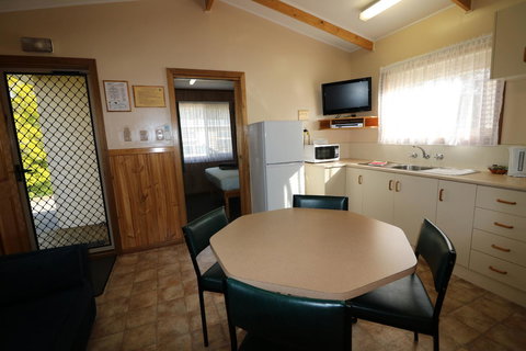 Millicent Hillview Caravan Park - Holiday Find 33