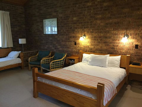 Coonawarra Place Motor Inn - Holiday Find 8