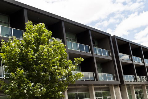 Mawson Lakes Hotel - Holiday Find 1