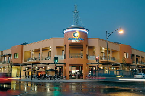 Mawson Lakes Hotel - Holiday Find 8