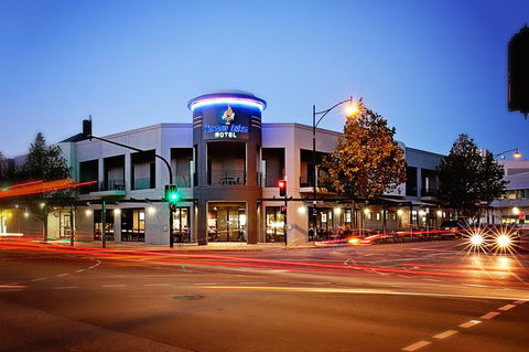 Mawson Lakes Hotel - Holiday Find 0