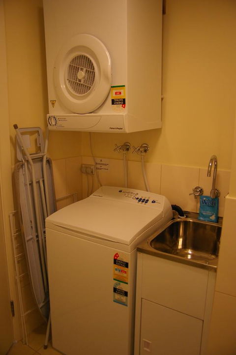 Mawson Lakes Hotel - Holiday Find 30