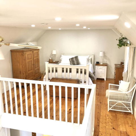 Aldgate Creek Cottage Bed And Breakfast - Holiday Find 1