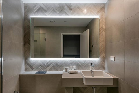 The Adnate Perth - Art Series - Holiday Find 23