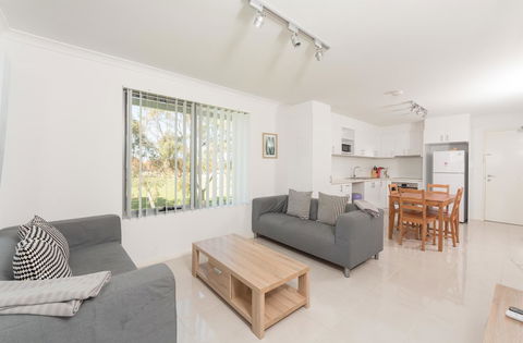 Yaran Suites - Holiday Find 1