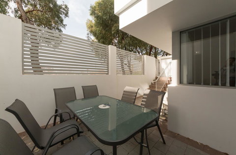 Yaran Suites - Holiday Find 21