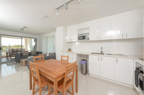 Yaran Suites - Holiday Find 42