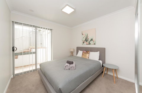 Yaran Suites - Holiday Find 24