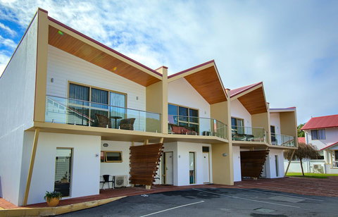 Pelicans Albany Middleton Beach - Holiday Find 1