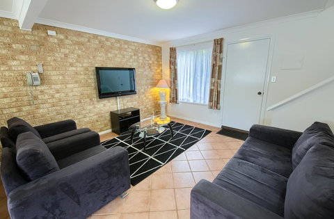 Pelicans Albany Middleton Beach - Holiday Find 29