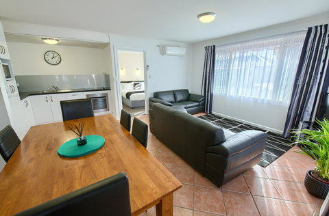 Pelicans Albany Middleton Beach - Holiday Find 9