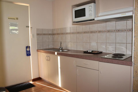 Karri Forest Motel - Holiday Find 37