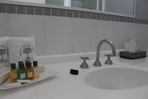 Karri Forest Motel - Holiday Find 41