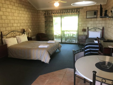 Karri Forest Motel - Holiday Find 8