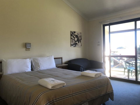 Karri Forest Motel - Holiday Find 27