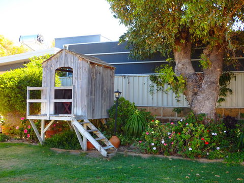 Lazy Lobster Holiday Units & Chalets - Holiday Find 21