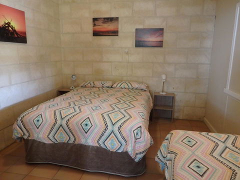 Lazy Lobster Holiday Units & Chalets - Holiday Find 1
