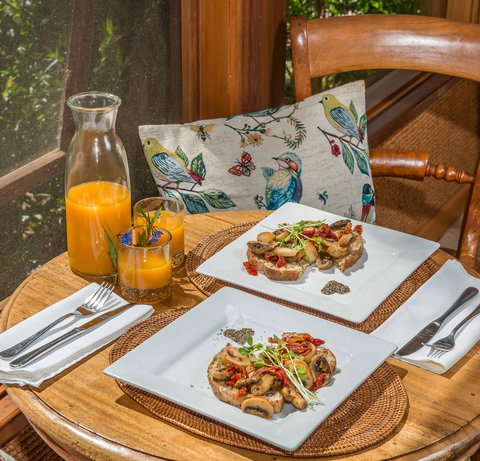 Chimes Spa Retreat - Holiday Find 24