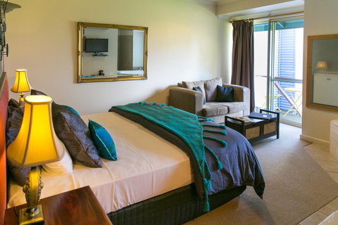 Chimes Spa Retreat - Holiday Find 42