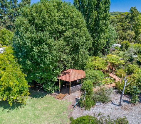 Chimes Spa Retreat - Holiday Find 7