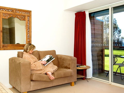 Chimes Spa Retreat - Holiday Find 37