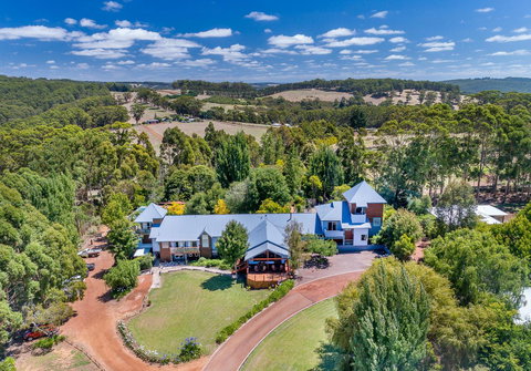 Chimes Spa Retreat - Holiday Find 3