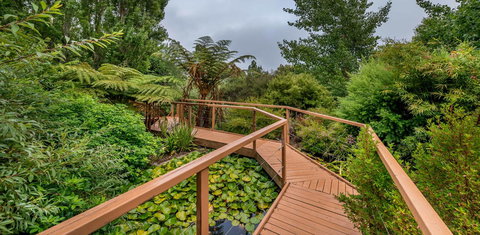 Chimes Spa Retreat - Holiday Find 23