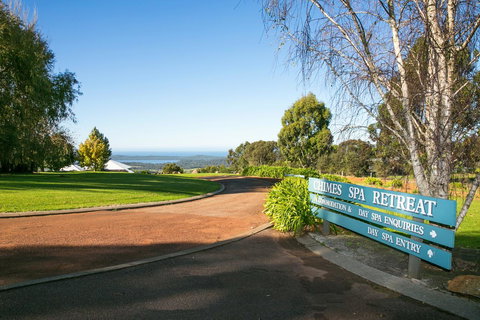 Chimes Spa Retreat - Holiday Find 29