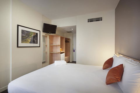 Ibis Perth - Holiday Find 25