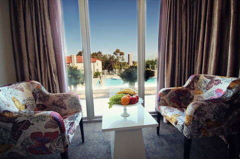 Swan River Hotel - Holiday Find 36