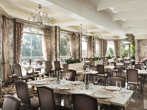 Swan River Hotel - Holiday Find 5