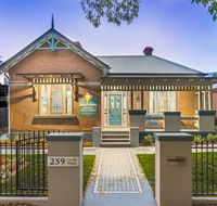 Blue Door Apartments - Holiday Find