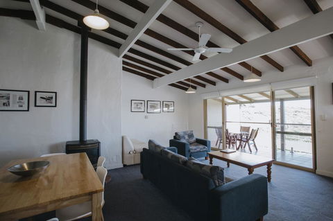 Canal Rocks Beachfront Apartments - Holiday Find 15