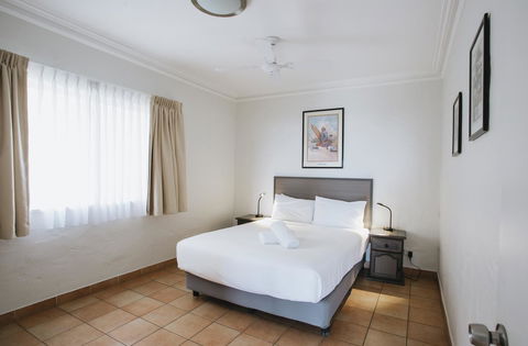 Canal Rocks Beachfront Apartments - Holiday Find 35