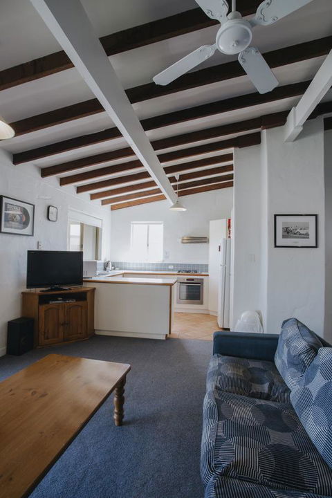 Canal Rocks Beachfront Apartments - Holiday Find 11