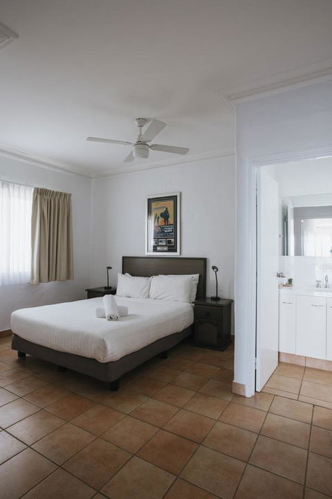 Canal Rocks Beachfront Apartments - Holiday Find 28