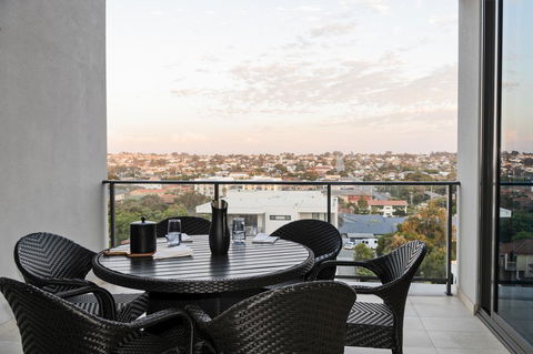 Ramada By Wyndham VetroBlu Scarborough Beach - Holiday Find 6