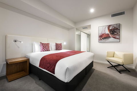 Ramada By Wyndham VetroBlu Scarborough Beach - Holiday Find 31