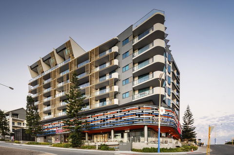 Ramada By Wyndham VetroBlu Scarborough Beach - Holiday Find 3