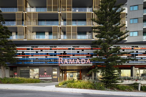 Ramada By Wyndham VetroBlu Scarborough Beach - Holiday Find 5