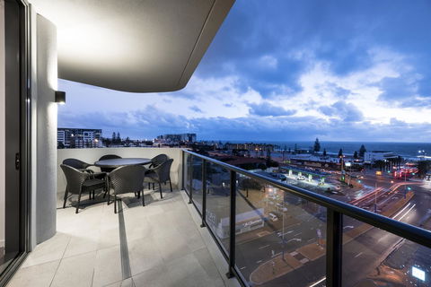 Ramada By Wyndham VetroBlu Scarborough Beach - Holiday Find 27