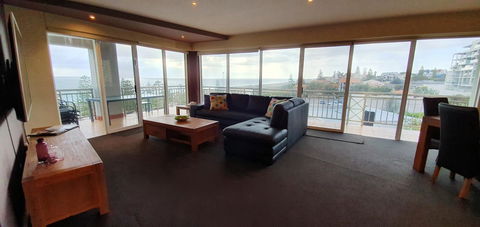 Ocean View-breath Taking Views, Amazing Facilities - Holiday Find 11