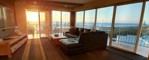Ocean View-breath Taking Views, Amazing Facilities - Holiday Find 2