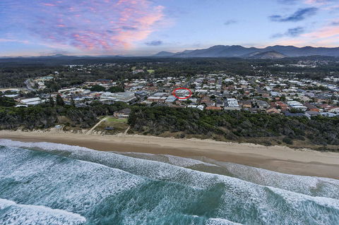 Rockpool 2 Sawtell Beach - Just Steps To Restaurants And 2 Min Stroll To Beach! - Holiday Find 1