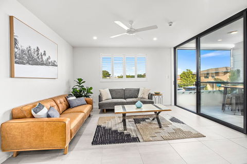 Rockpool 2 Sawtell Beach - Just Steps To Restaurants And 2 Min Stroll To Beach! - Holiday Find 0